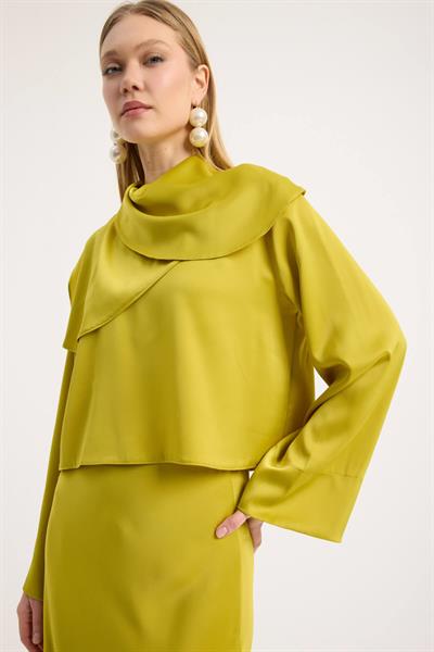 Yağ Yeşili Volanlı Saten Bluz