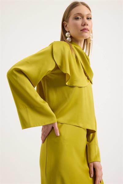 Yağ Yeşili Volanlı Saten Bluz