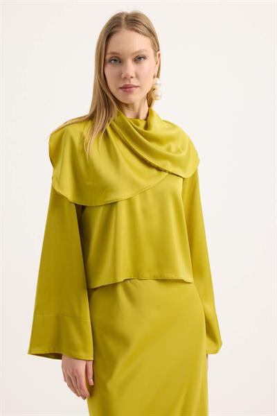Yağ Yeşili Volanlı Saten Bluz