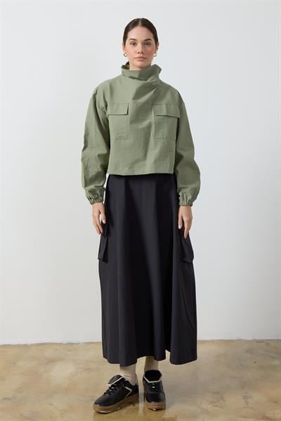 Yeşil Yaka Detaylı Paraşüt Sweat