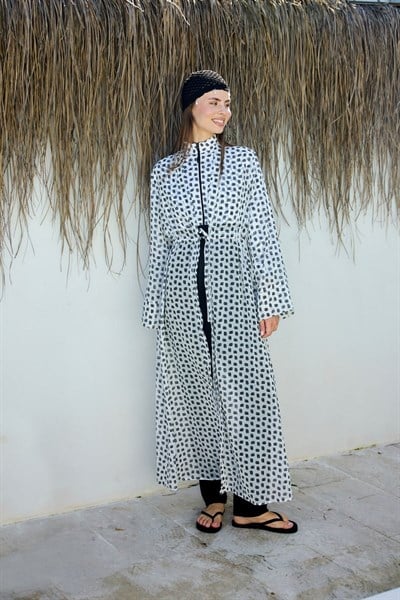 Beyaz-Siyah Monogram Desenli Pareo Kimono