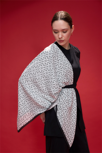 Beyza Gül Monogram Omuz Şalı