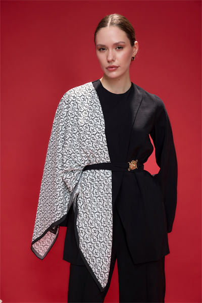 Beyza Gül Monogram Omuz Şalı