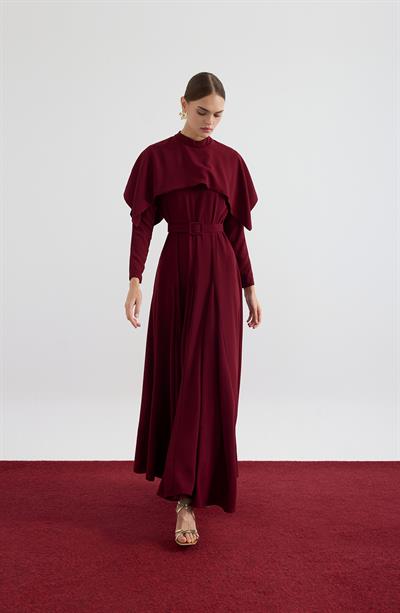 Bordo Asimetrik Kesim Pelerinli Elbise