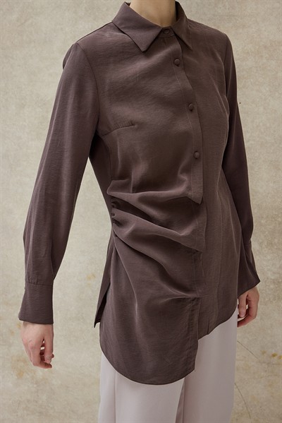 Kahverengi Runa Pileli Asimetrik Gömlek 