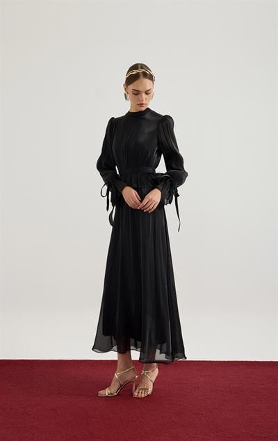 Siyah Büzgü Detaylı Janjan Elbise