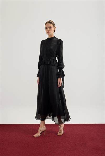Siyah Büzgü Detaylı Janjan Elbise