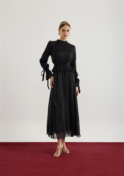 Siyah Büzgü Detaylı Janjan Elbise