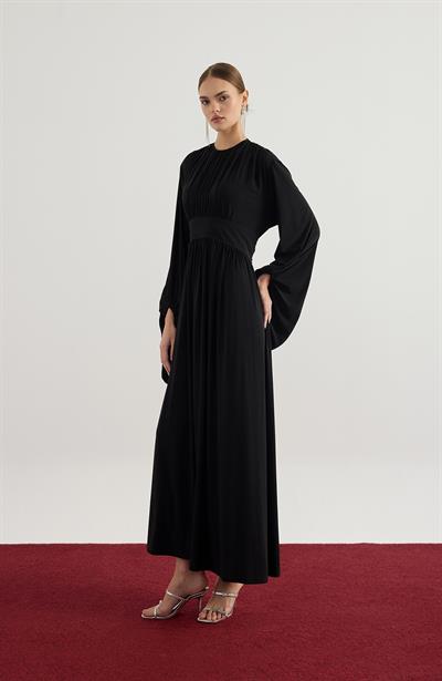 Siyah Geniş Balon Kol Büzgülü Elbise