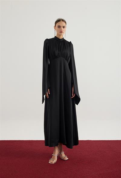 Siyah Geniş Kol Detaylı Elbise