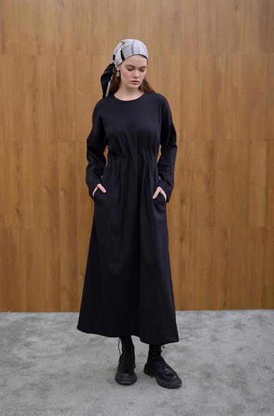 Siyah Gizli Pile Detaylı Elbise