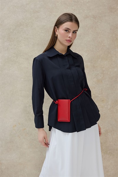 Siyah Nevara Gizli Dikiş Detaylı Gömlek 