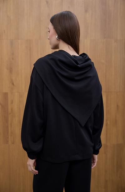 Siyah Şal Detaylı Sweat