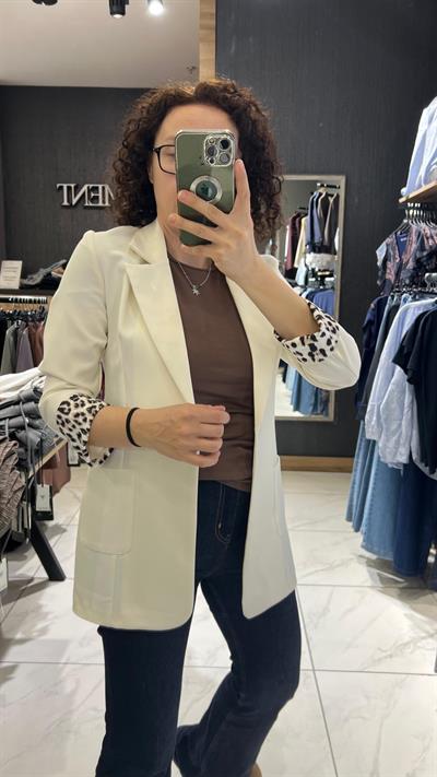 KOLLARI KATLANABİLİR BLAZER CEKET EKRU