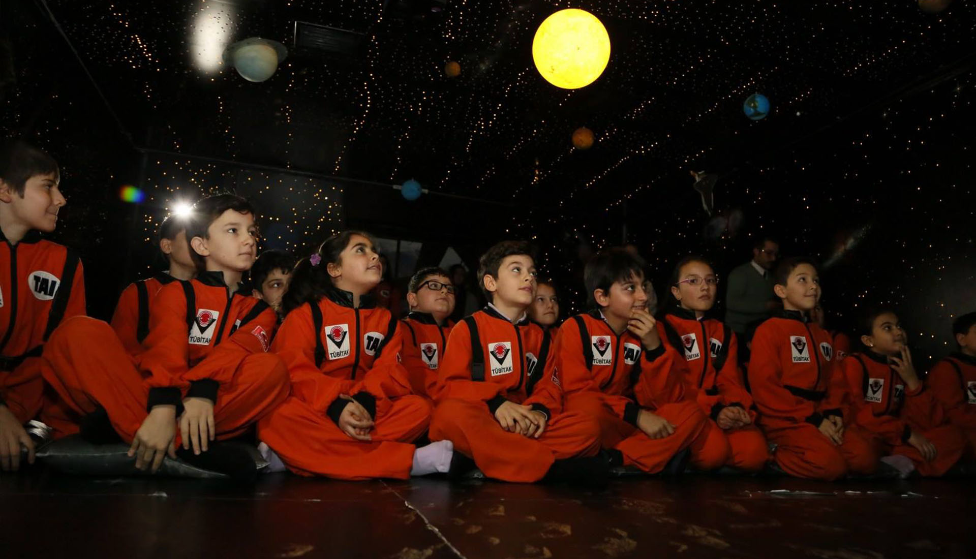 Uzayı seven çocuklar