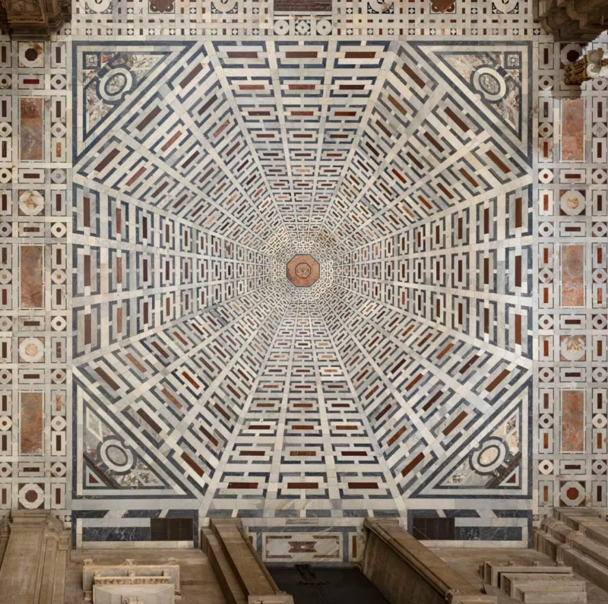 Katedral'in mermer zemini