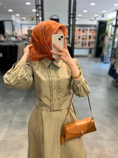 Alesya Baskı Taşlı Önü Fırfırlı Bluz Etek Takım - Çağla