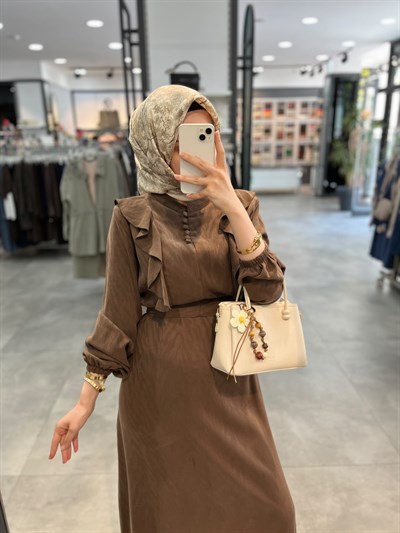 Alesya Fırfır Detaylı Kolu Lastikli Elbise - Kahve
