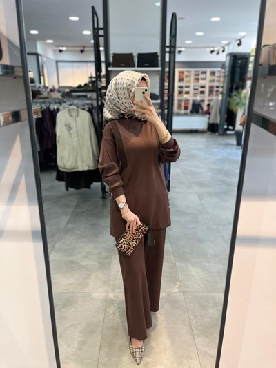 Alesya Önü Ribana Detaylı Pantolonlu Takım - Kahve