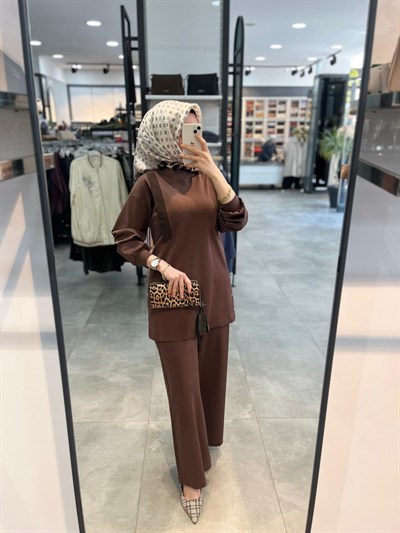 Alesya Önü Ribana Detaylı Pantolonlu Takım - Kahve