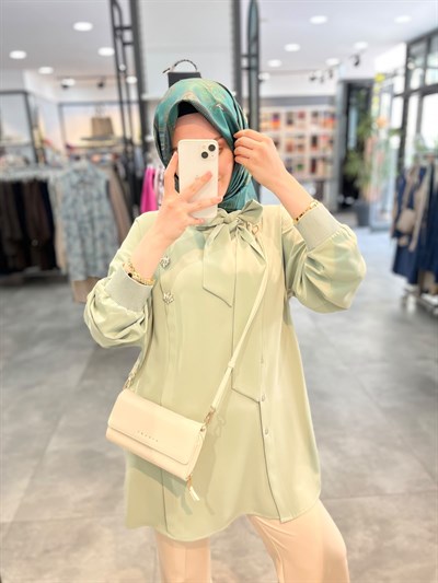 Alesya Yaka Fular Detaylı Taşlı Tunik - Mint