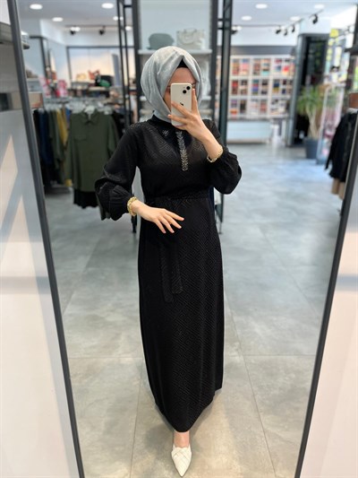 Alesya Yakası Taş Detaylı Jakar Elbise - Siyah