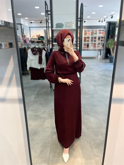 Alesya Yakası Taş Detaylı Jakar Elbise - Bordo
