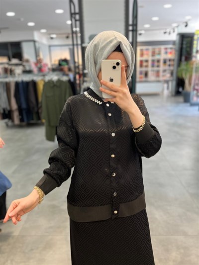 Alesya Yakası Taşlı Jakar Bluz Etek Takım - Siyah