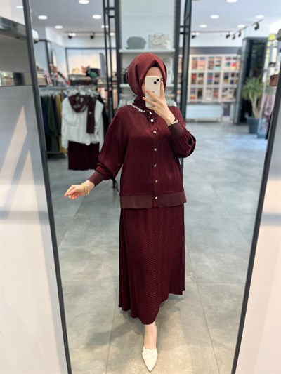 Alesya Yakası Taşlı Jakar Bluz Etek Takım - Bordo