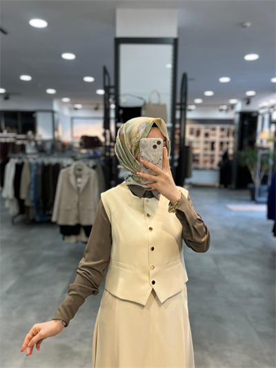 Alesya Yelek Etek Takım - Krem