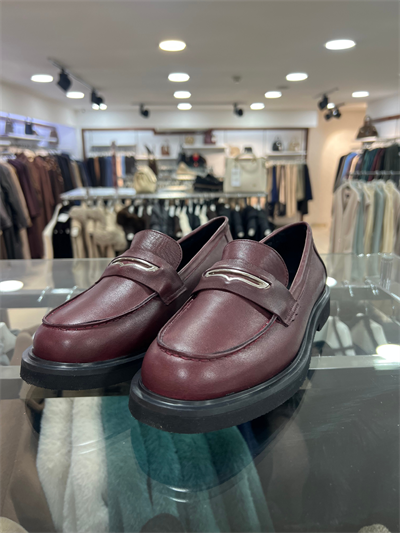 Majensia Önü Metal Aksesuarlı Loafer Ayakkabı - Bordo