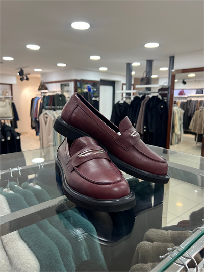 Majensia Önü Metal Aksesuarlı Loafer Ayakkabı - Bordo