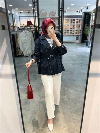 Nihan Beli Büzgülü Kemer Detaylı Kısa Pamuk Kap - Lacivert