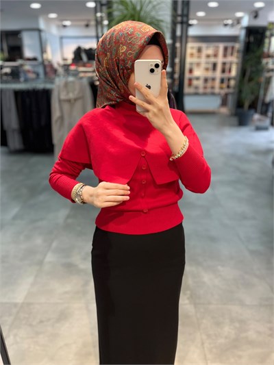 On Triko Düğme Detaylı Yarım Balıkçı Kazak - Kırmızı