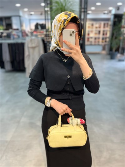 On Triko Düğme Detaylı Yarım Balıkçı Kazak - Siyah