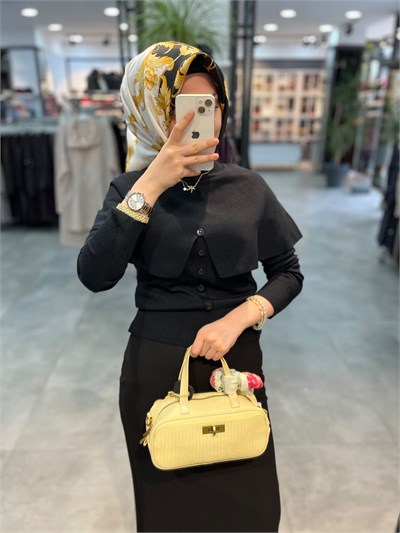 On Triko Düğme Detaylı Yarım Balıkçı Kazak - Siyah
