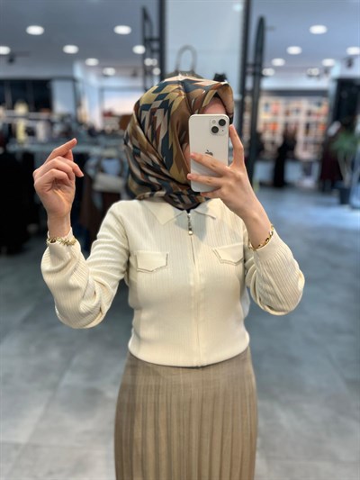 On Triko Fermuarlı Cep Kapaklı Hırka - Ekru