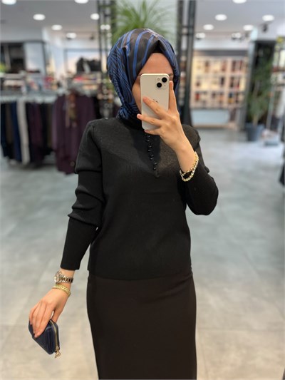 On Triko İnci Düğmeli Kazak - Siyah