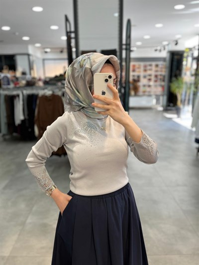 On Triko Kolu Ve Yakası Dantel Detaylı Bluz - Mavi