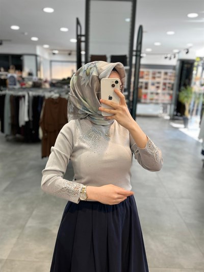 On Triko Kolu Ve Yakası Dantel Detaylı Bluz - Mavi