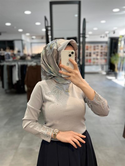 On Triko Kolu Ve Yakası Dantel Detaylı Bluz - Mavi