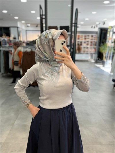 On Triko Kolu Ve Yakası Dantel Detaylı Bluz - Mavi