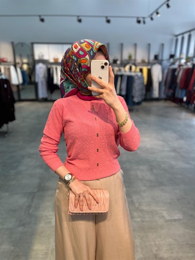 On Triko Metal Süs Düğmeli Merserize Bluz - Mercan