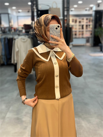 On Triko Önü Düğmeli Yakalı Triko Kazak - Mocha