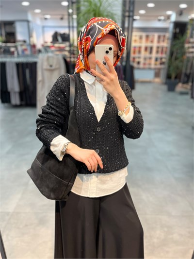 On Triko Örgü Desen Pullu Hırka - Siyah