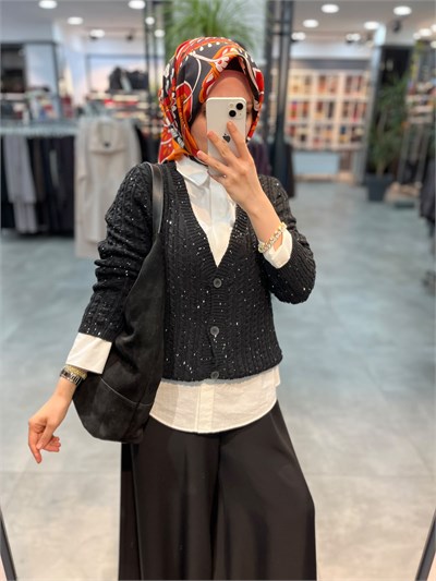 On Triko Örgü Desen Pullu Hırka - Siyah