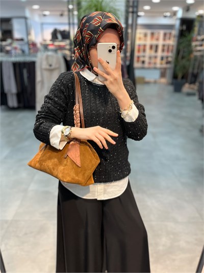 On Triko Örgü Desen Pullu Kazak - Siyah