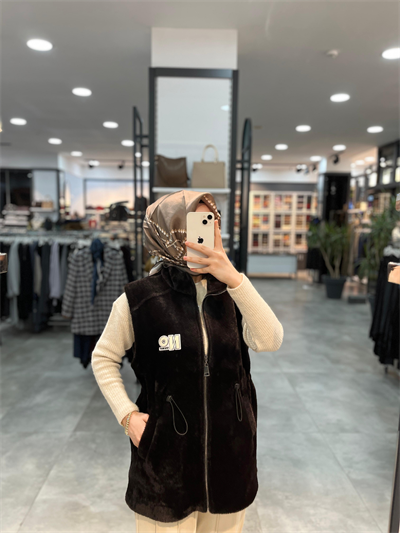 On Triko Sakallı Kumaş Beli Lastikli Cepli Yelek - Kahve