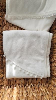 PONPON DETAYLI BEBEK HAVLUSU