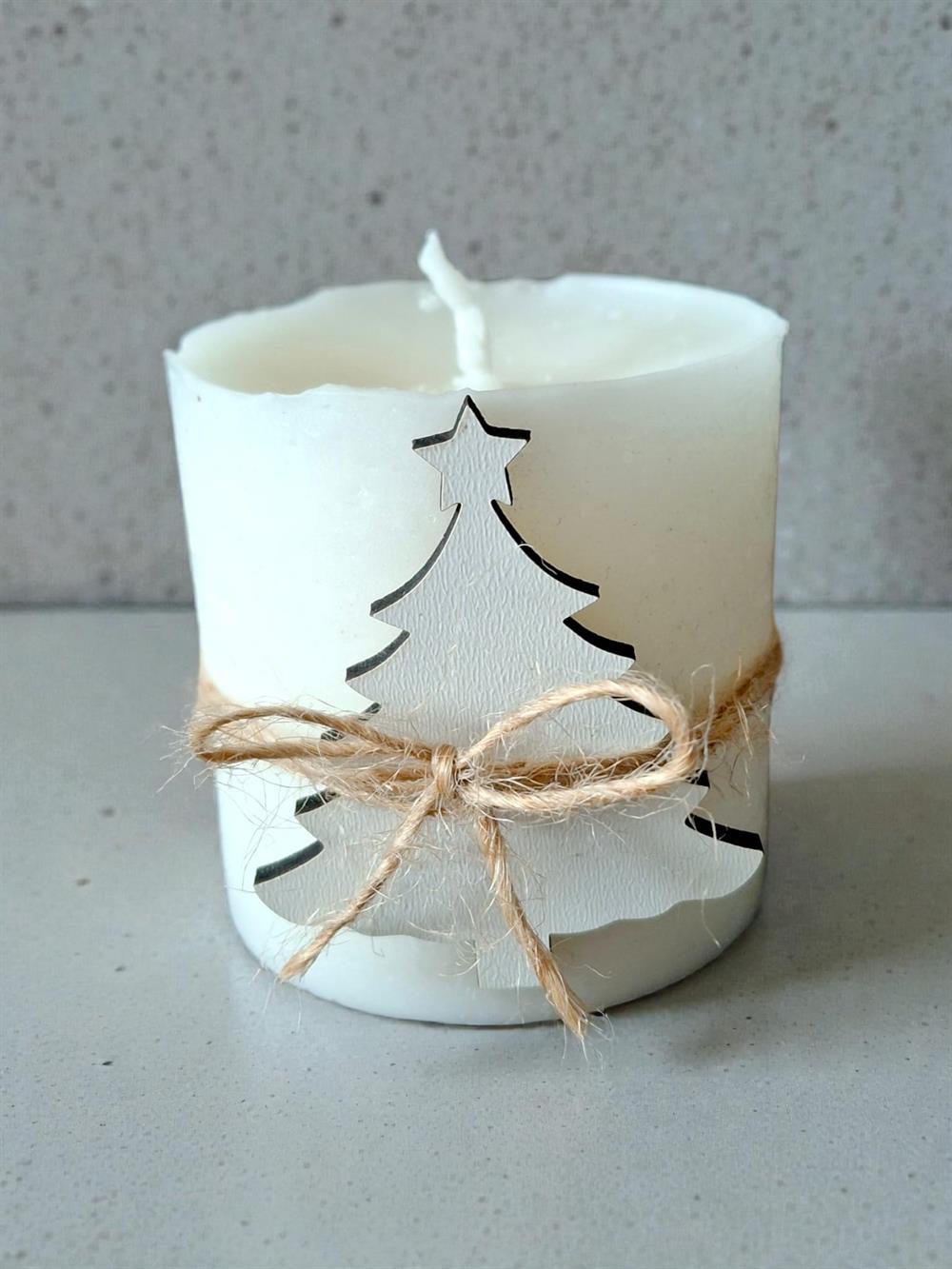 Beyaz Çam Ağacı Detaylı Yılbaşı Konsepli Beyaz Baton Mum